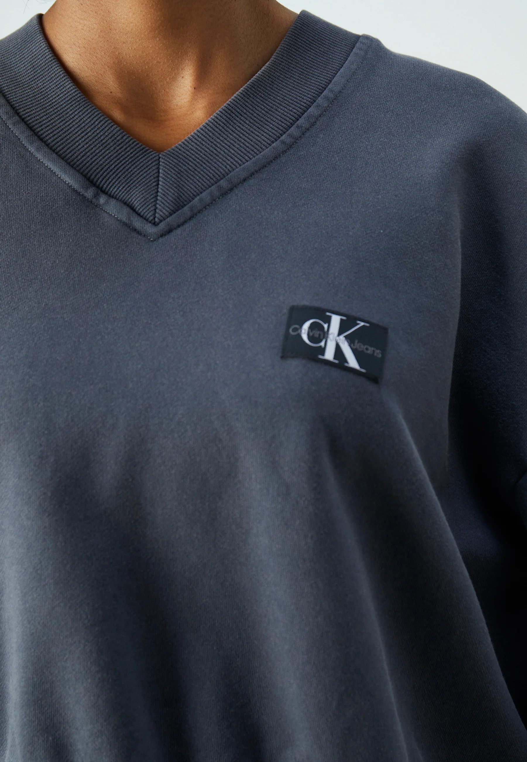 Sudadera Calvin Klein Jeans LABEL VNECK