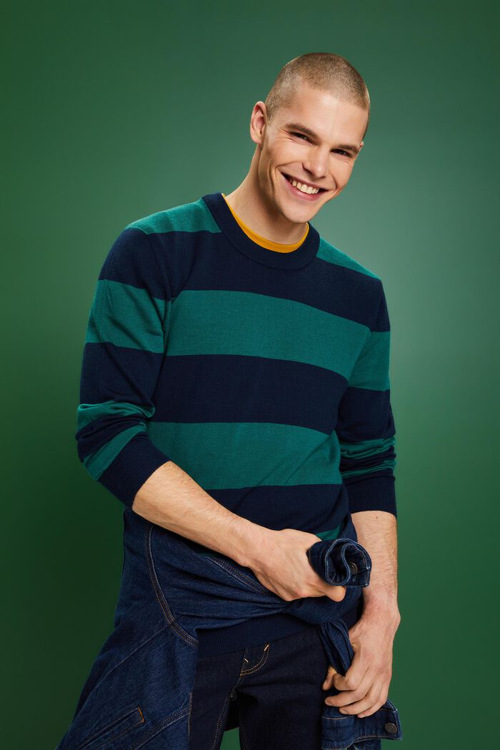 Gestreifter Wollpullover im nahtlosen Design