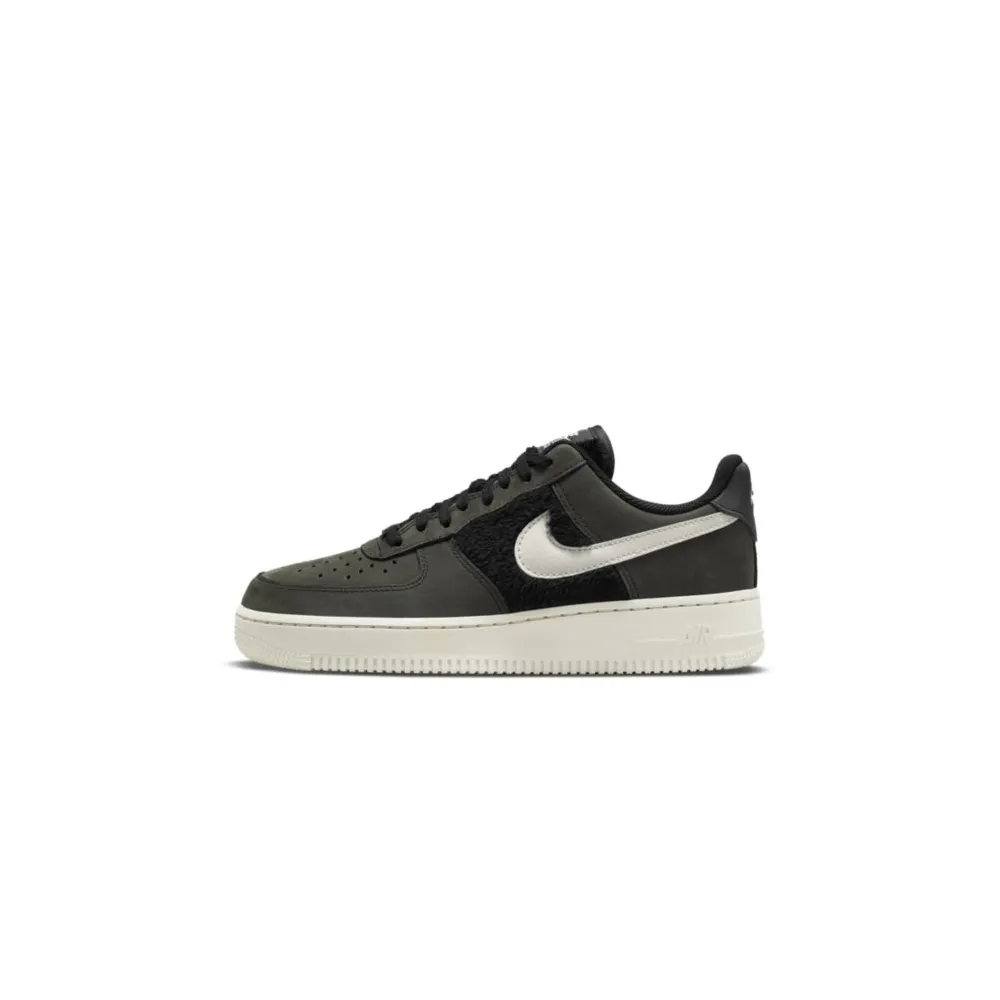 Nike Air Force 1 DO6714-001 / schwarz