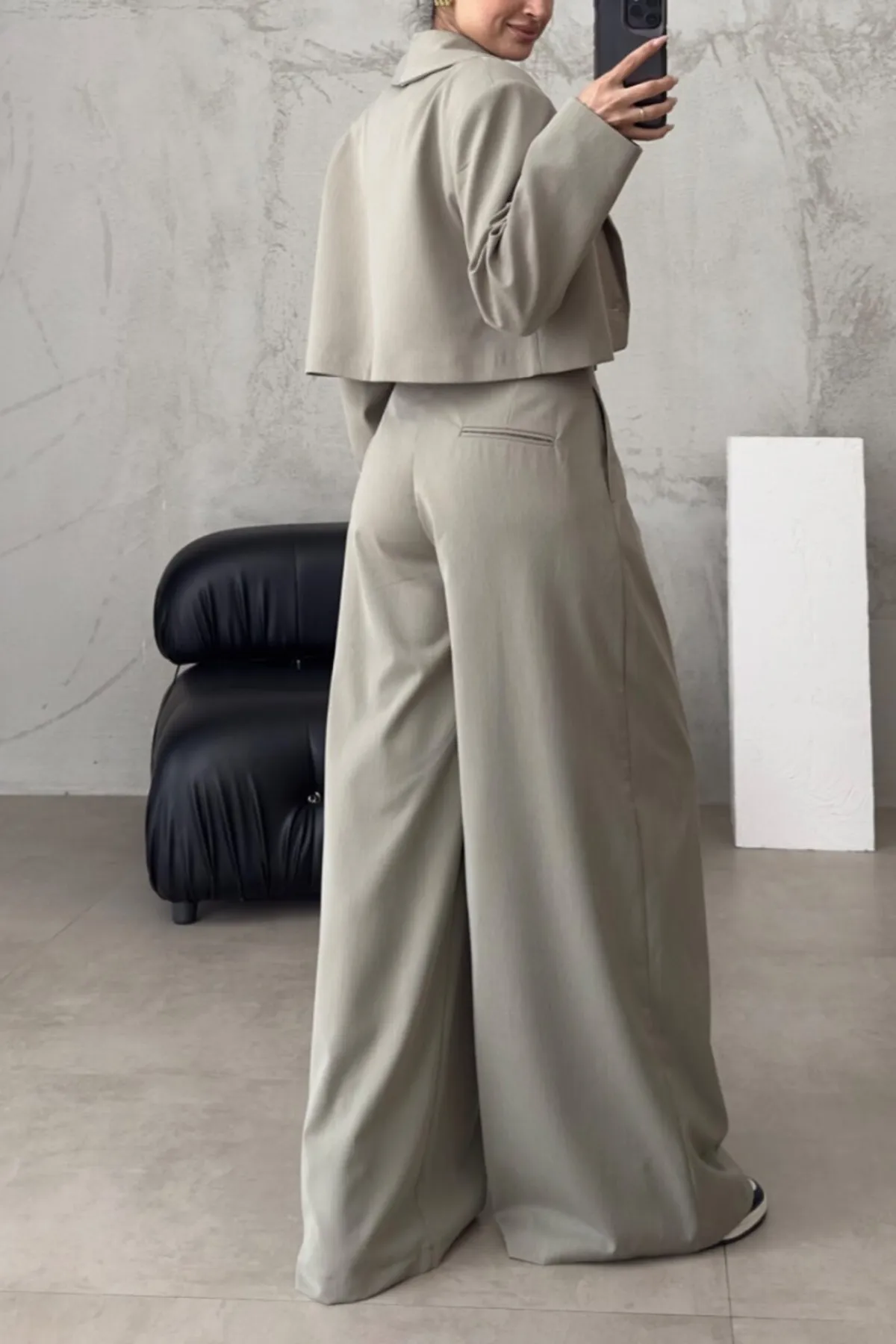 Laluvia  Khakifarbenes Noticeme Design Kurzjacken-Hosen-Set