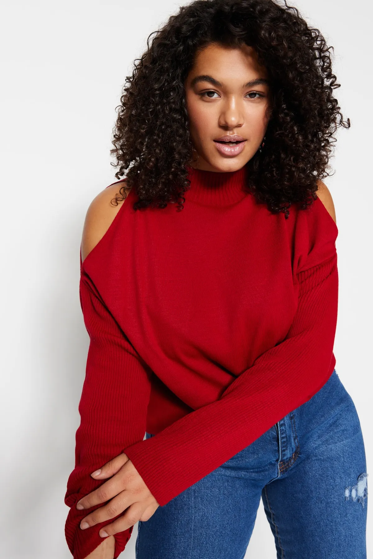 Trendyol Curve  Roter, detaillierter Strickpullover mit Cut-Outs