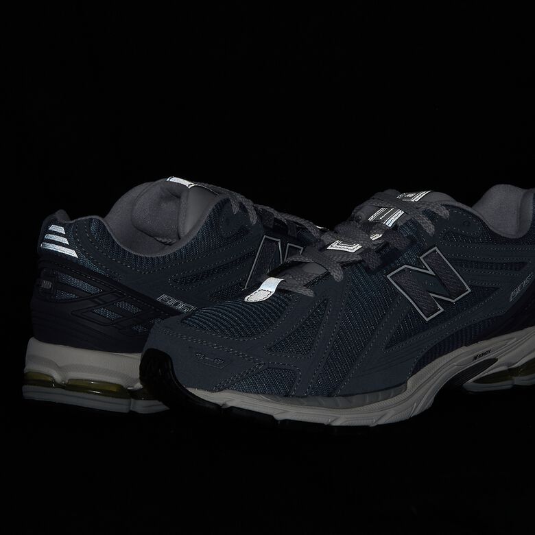 New Balance M1906RV titanium