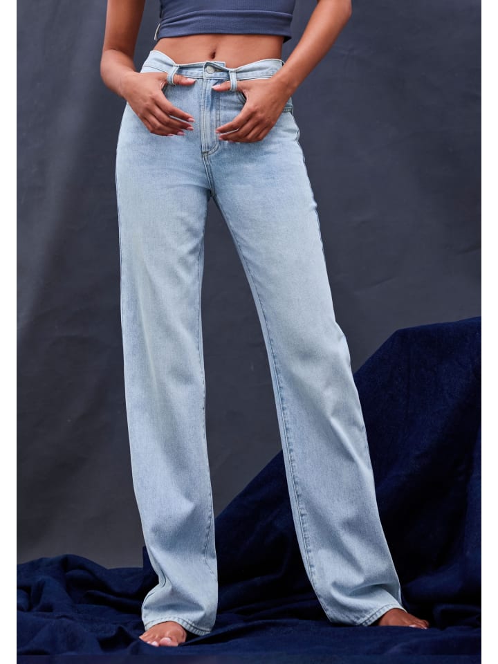 LASCANA Weite Jeans in light blue washed günstig kaufen