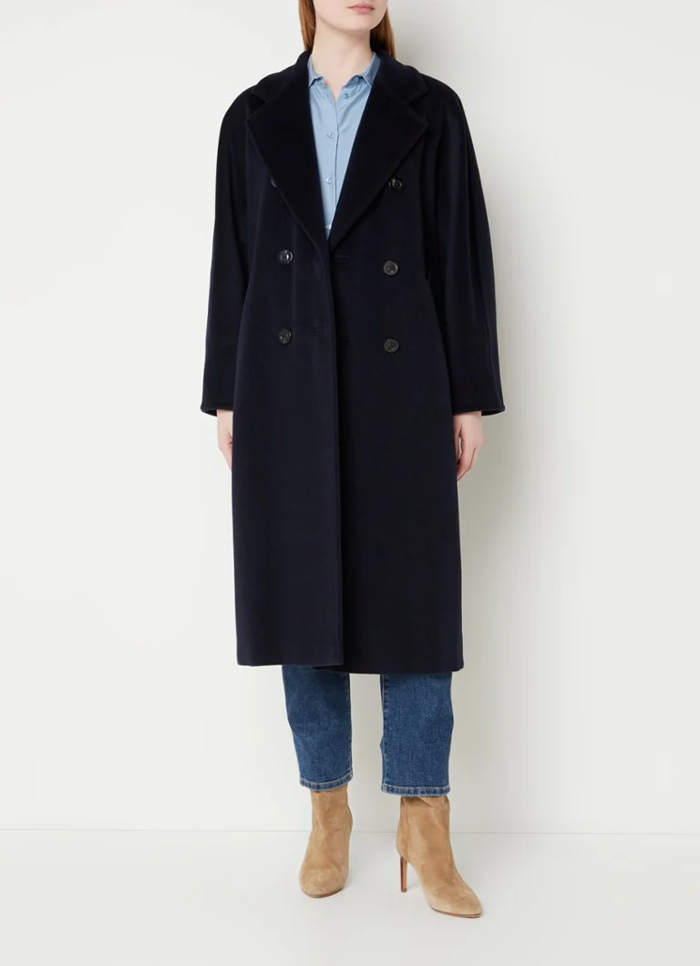 Palton MaxMara Icon 101801 cu două rânduri de nasturi și un aspect de cașmir.