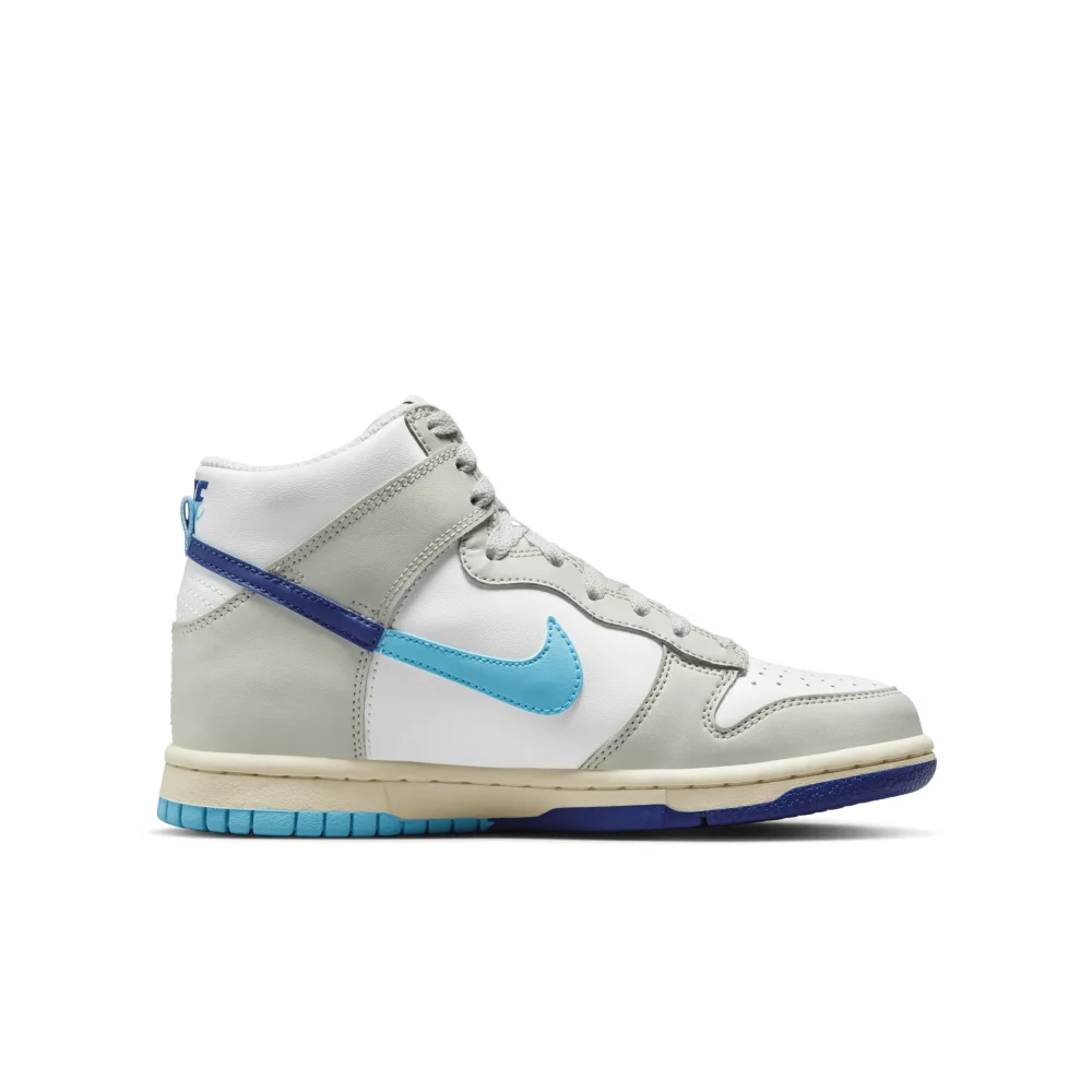Nike Dunk High SE FN7995-100 / weiss