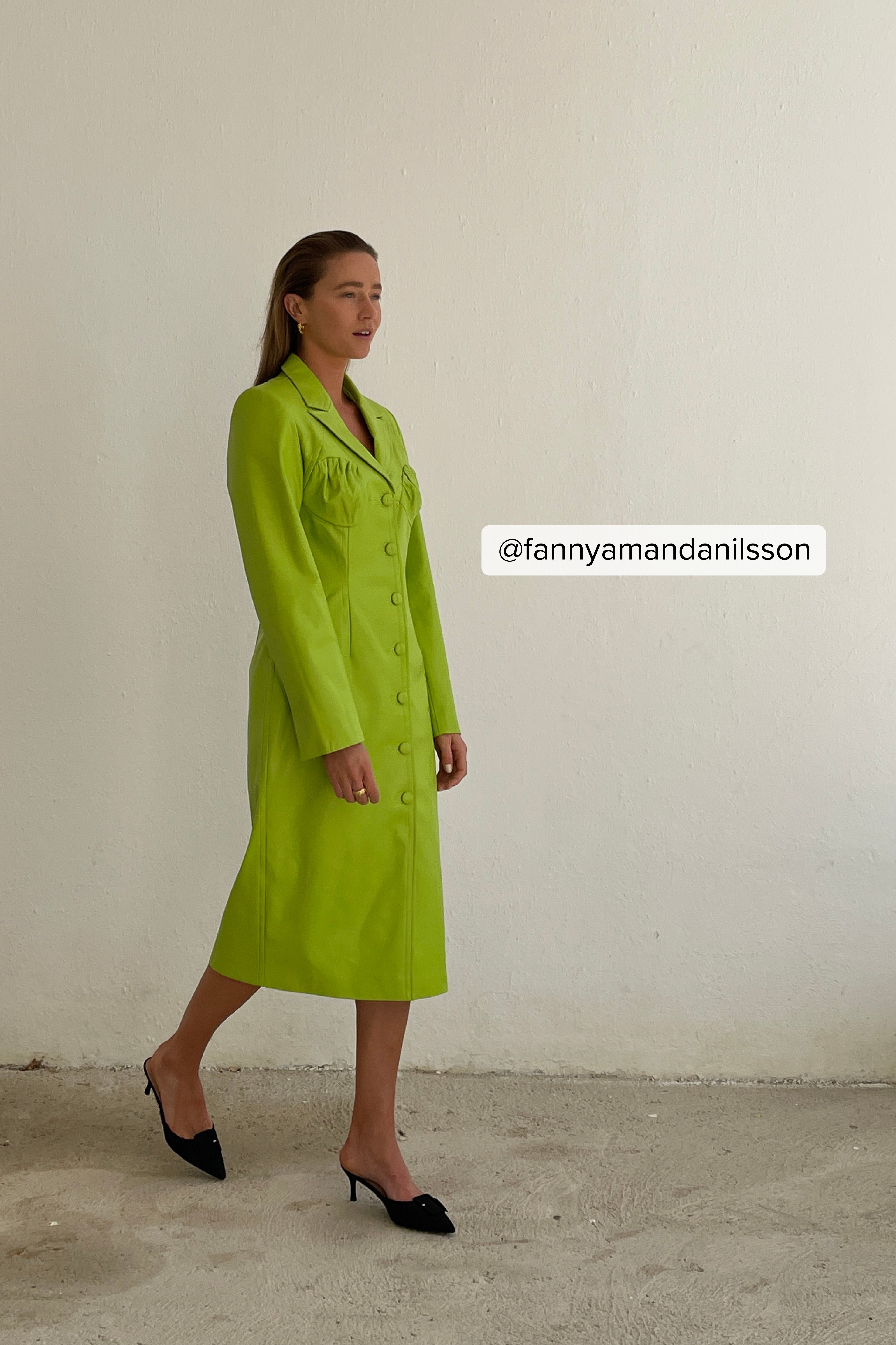 PU-Midikleid mit Raffung vorne