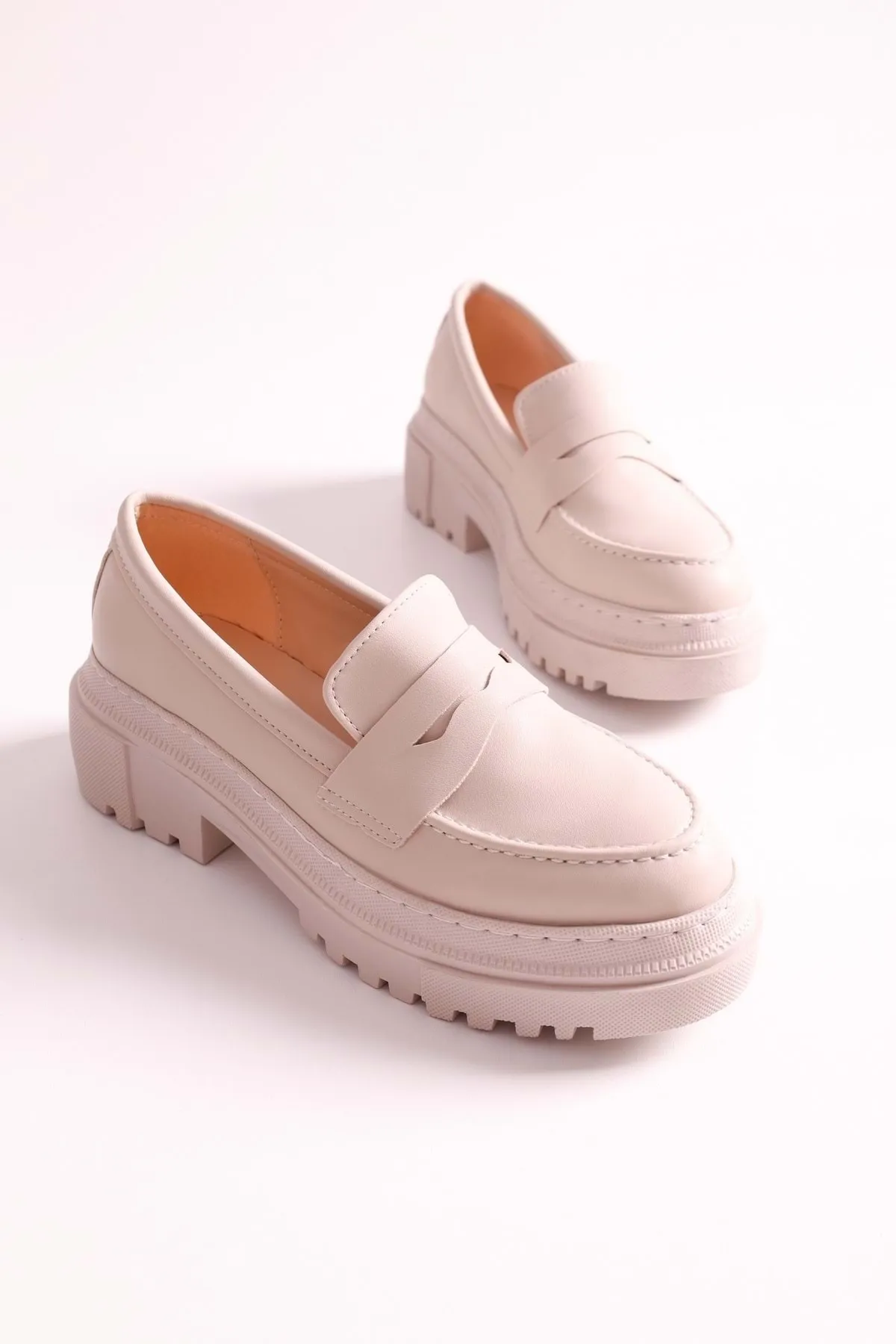 Shoeberry  Damen Motto Beige Skin Loafer mit dicker Sohle Beige Skin