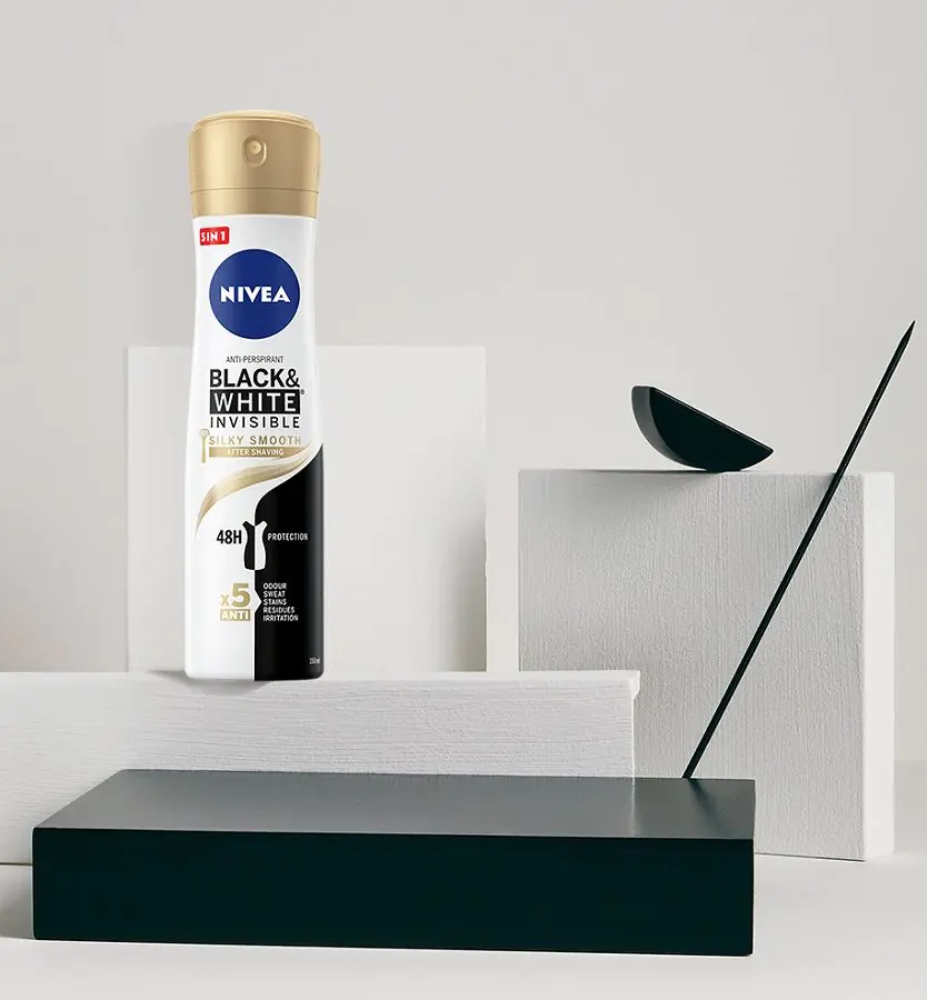 Nivea Deo sprej Black&White Silky Smooth