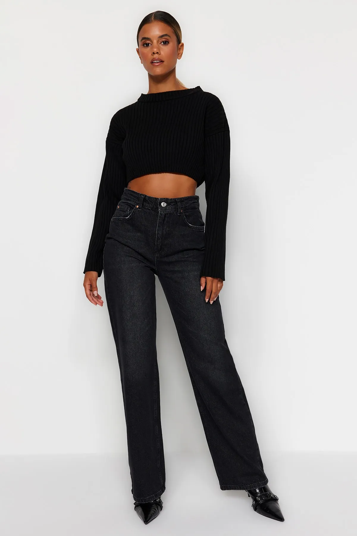 Trendyol Collection  Schwarze Jeans mit hoher Taille und weitem Bein TWOAW24JE00073
