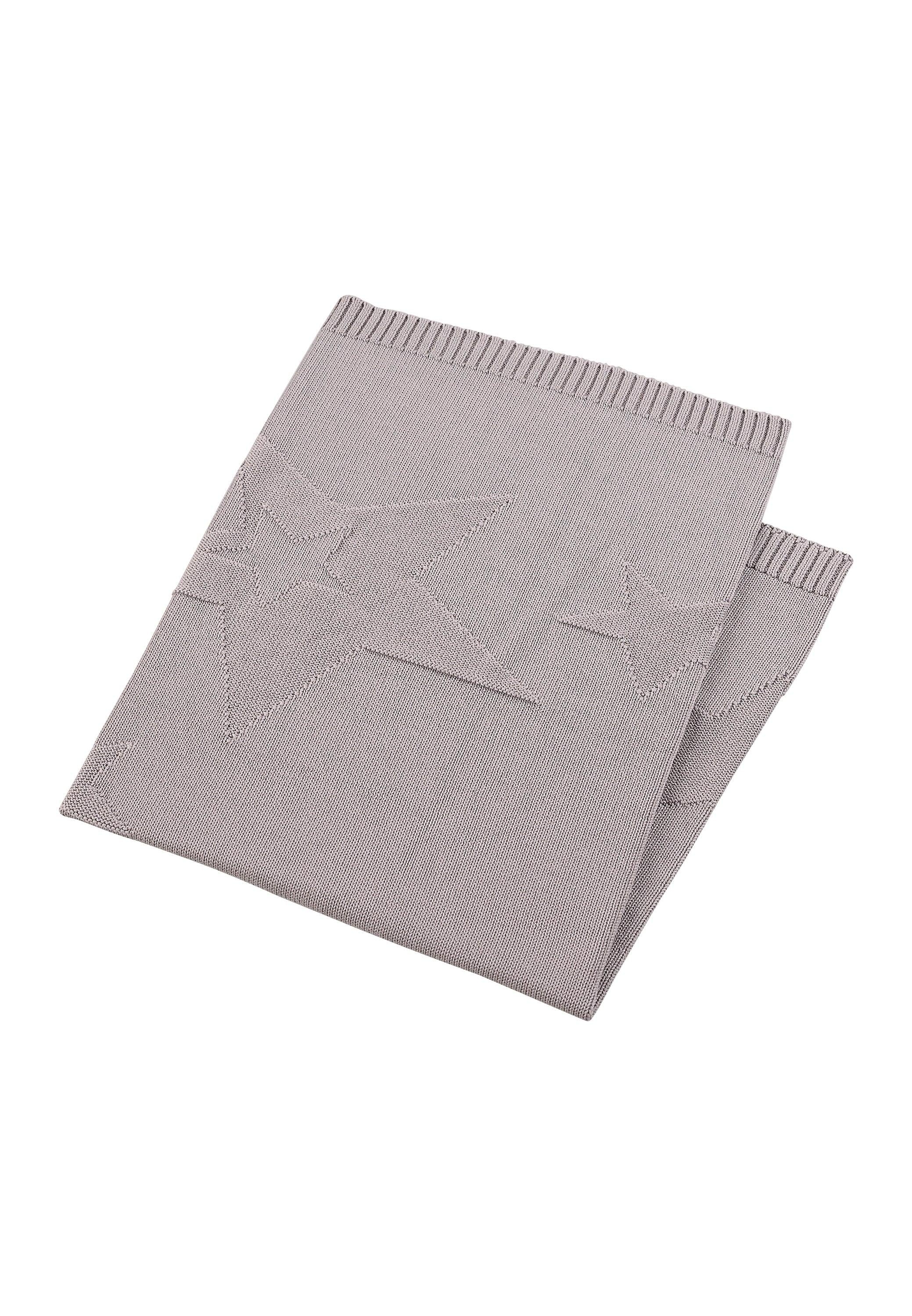 Strick-Schmusedecke mit eingestrickten Sternen