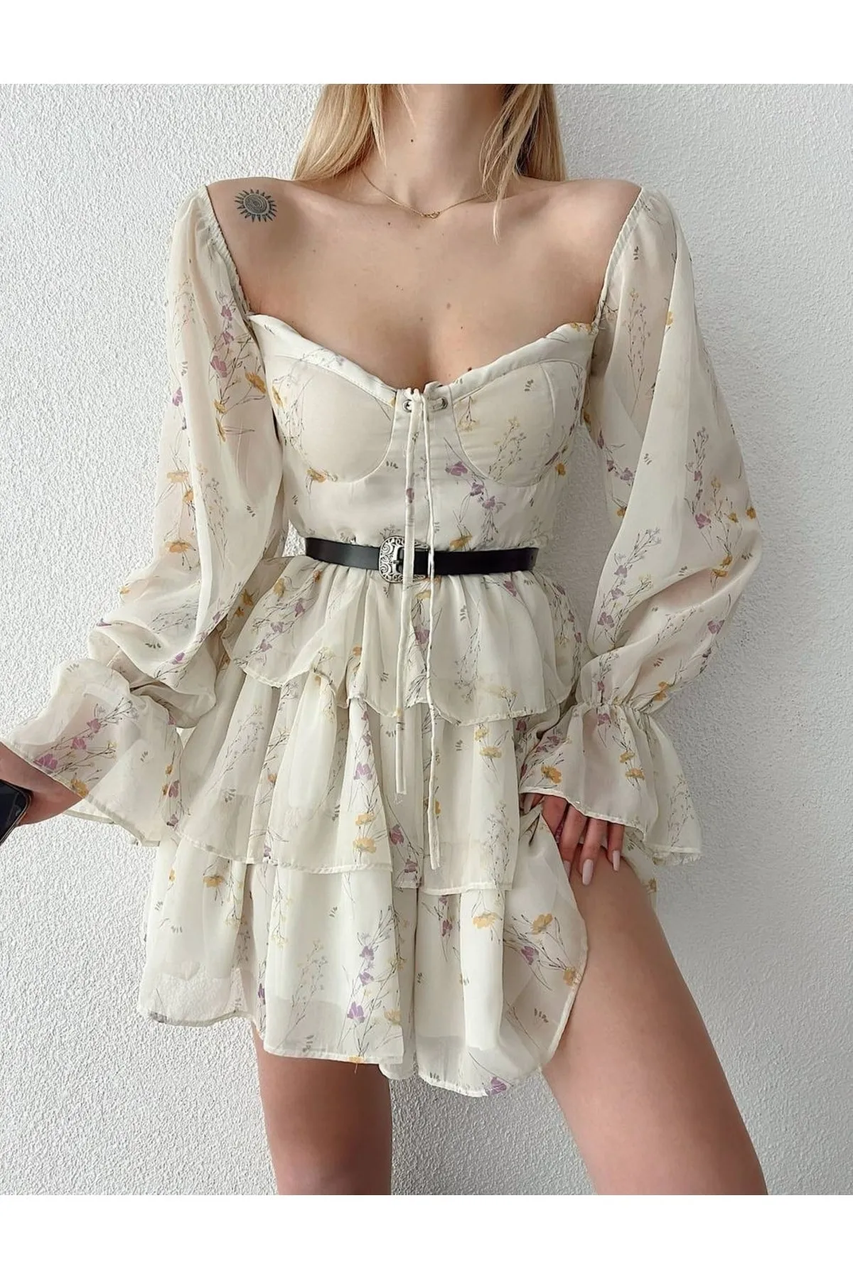 SONREİR  CHIFFONKLEID MIT MINIMALEM BLUMENMUSTER