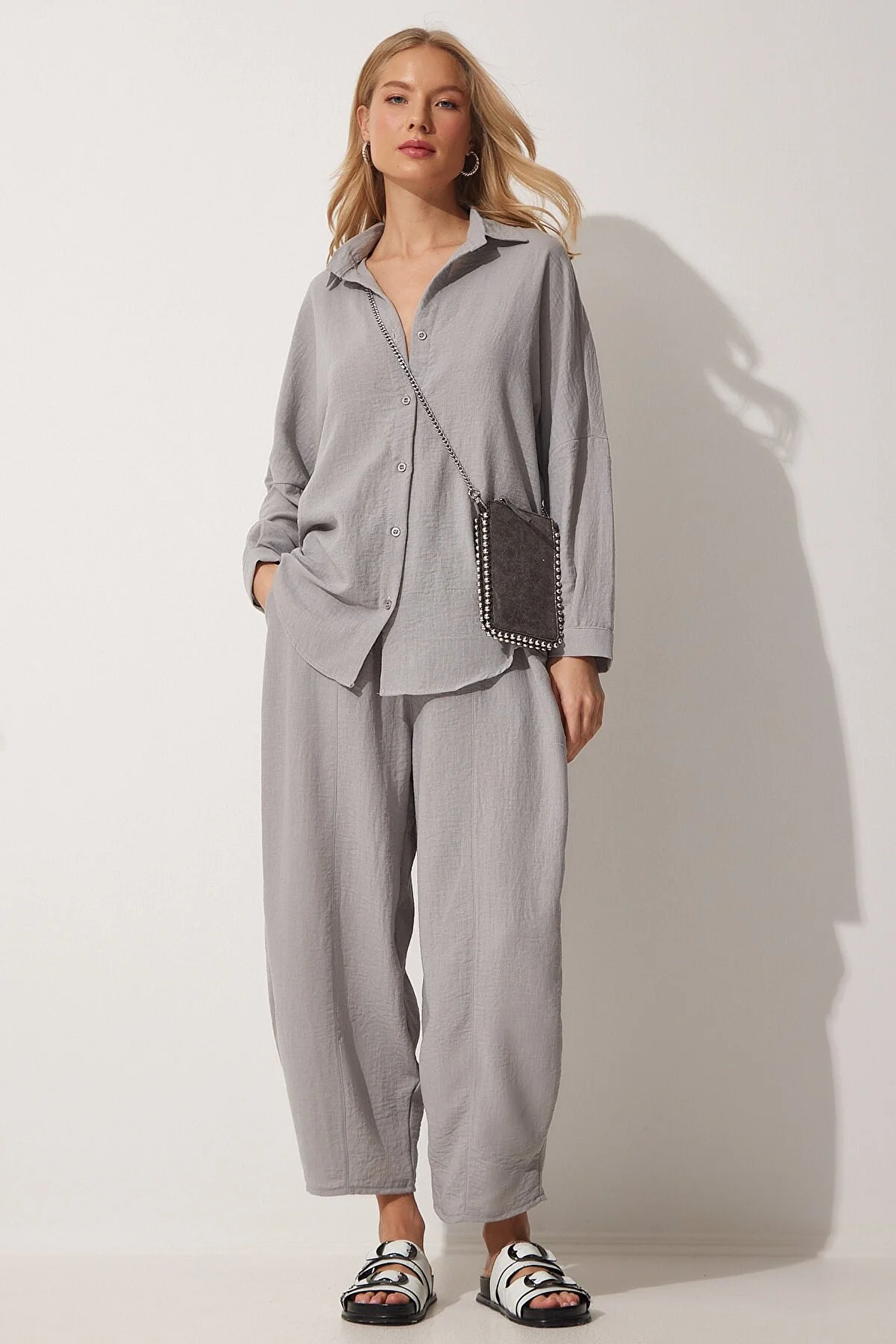 Happiness İstanbul  Graues Leinenhemd-Shalwar-Hosen-Set für Damen DZ00080