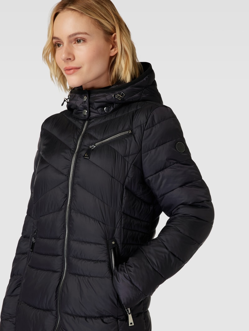 Steppmantel mit Kapuze in schwarz