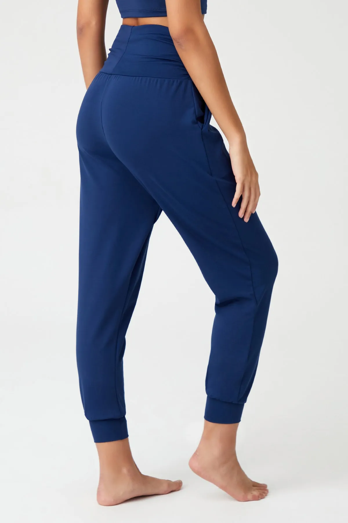 LOS OJOS  Marineblaue Haremshose mit elastischer Taille und Shalwar-Look, Yoga-Jogginghose