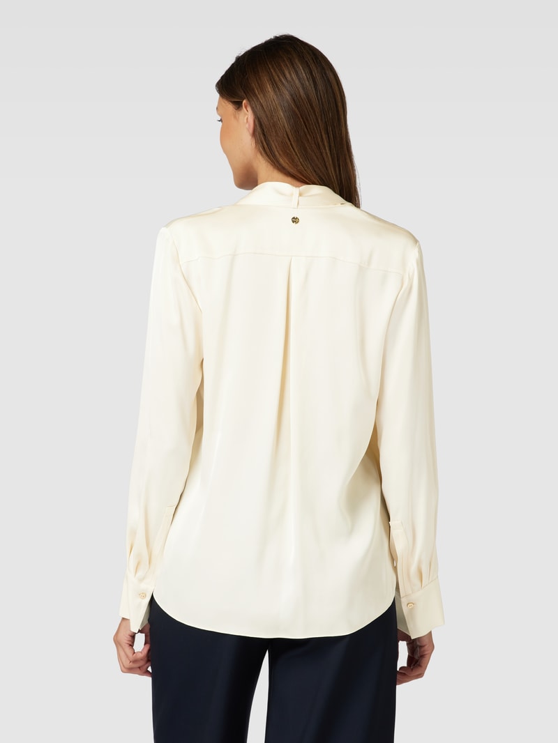 Bluse aus reiner Viskose mit Halstuch in offwhite