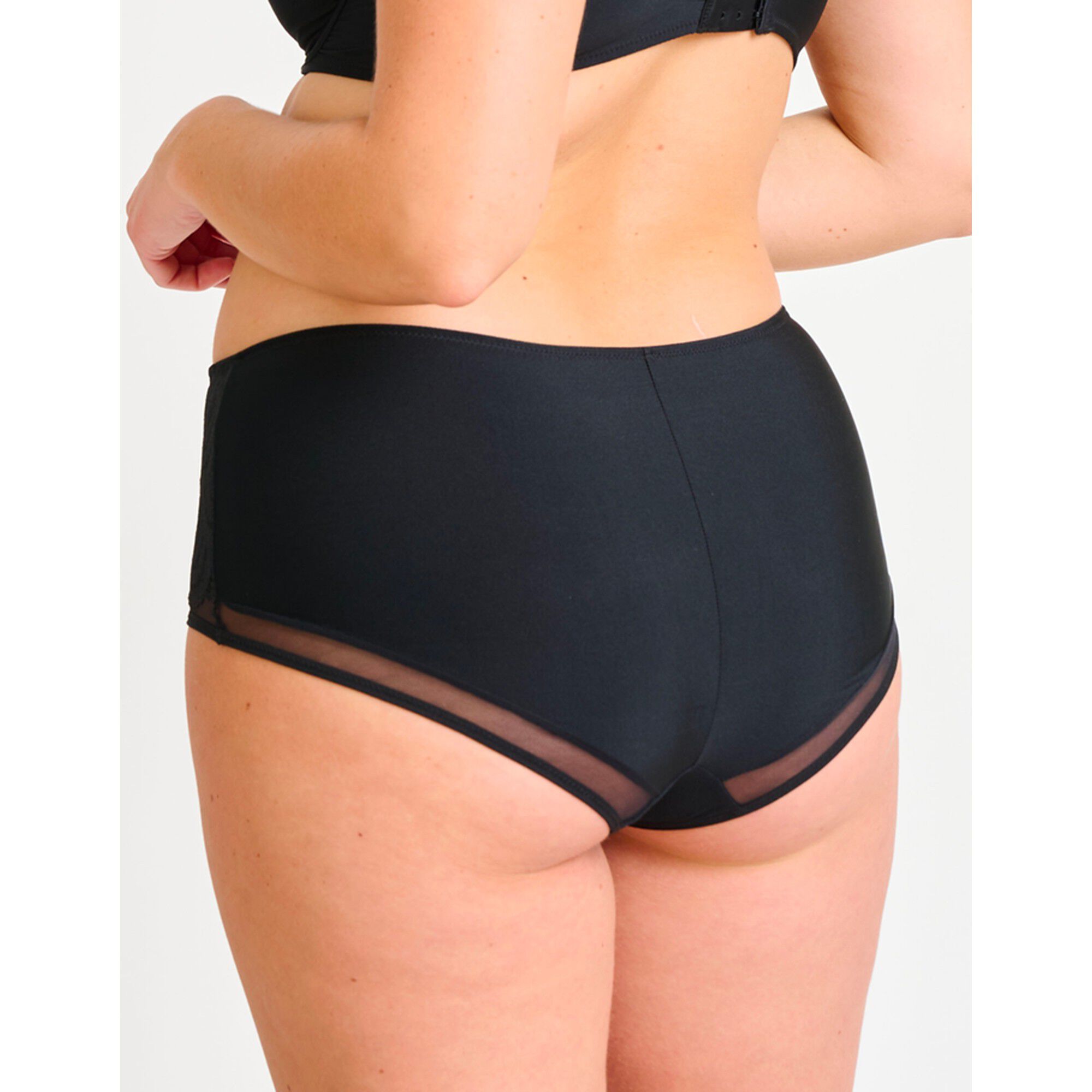 Shorty en dentelle et tulle So féminine