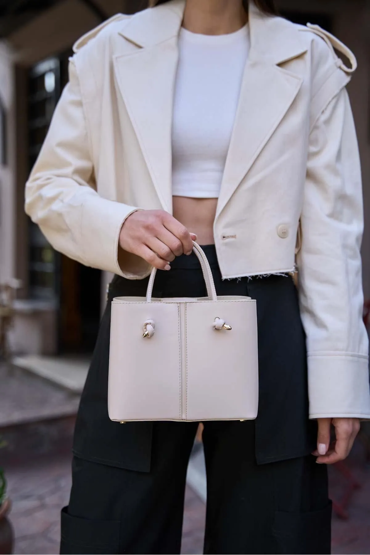 Madamra  Cremefarbene Hand- und Schultertasche mit Spitzendetail für Damen