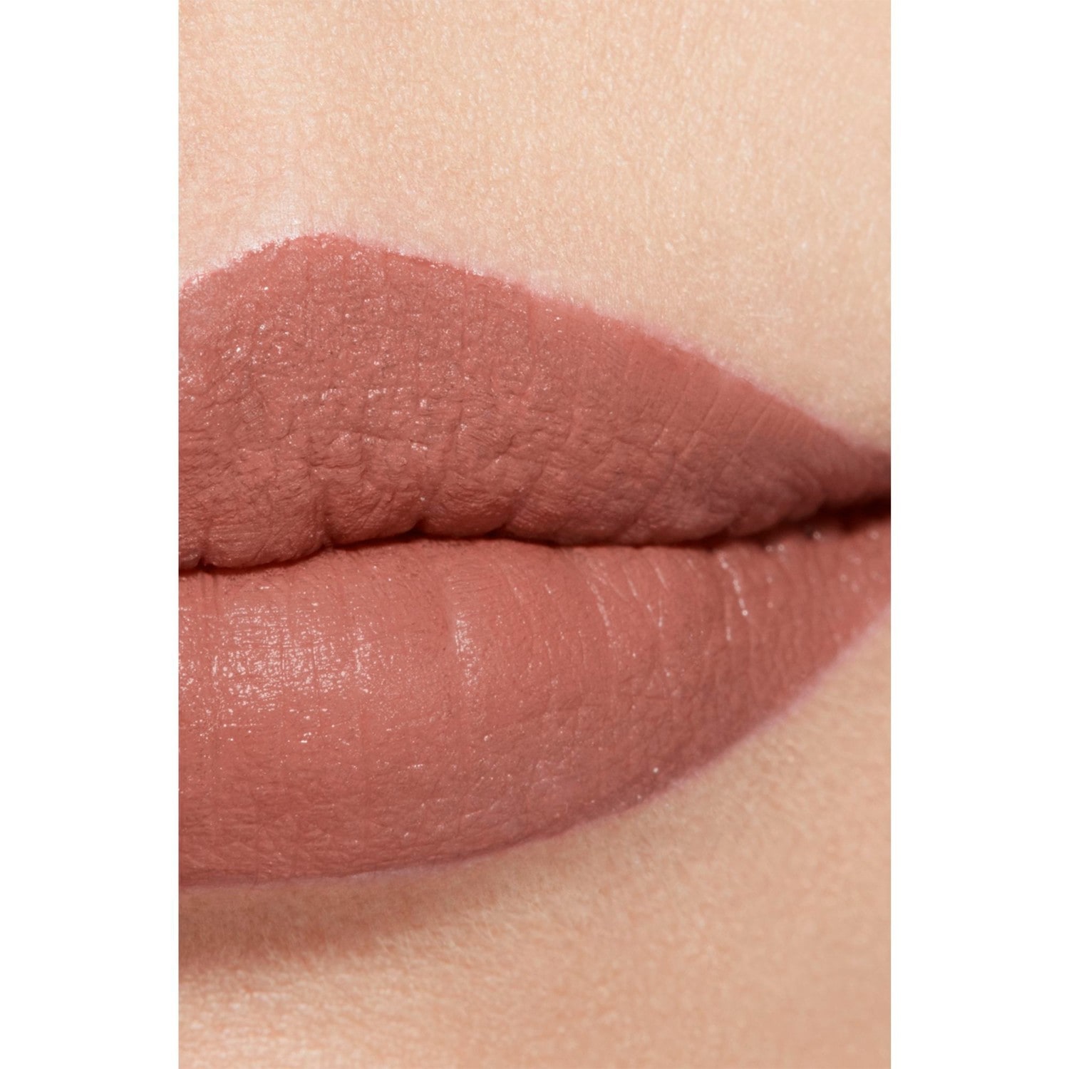 CHANEL ROJO TERCIOPELO LUMINOSO