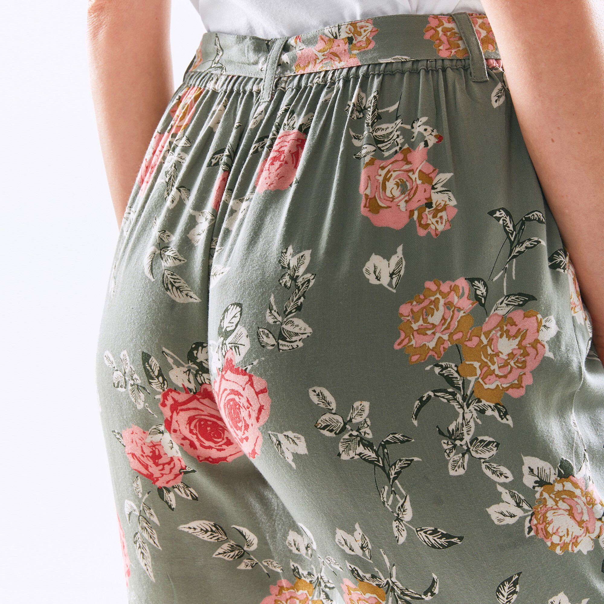 Pantalon 7/8ème fuselée imprimé fleuri