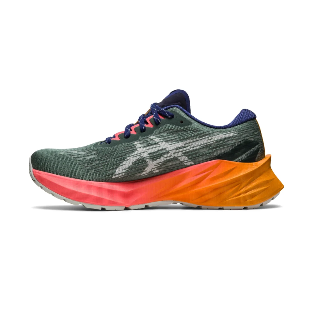 Asics Novablast 3 TR 1012B386.700 / grün