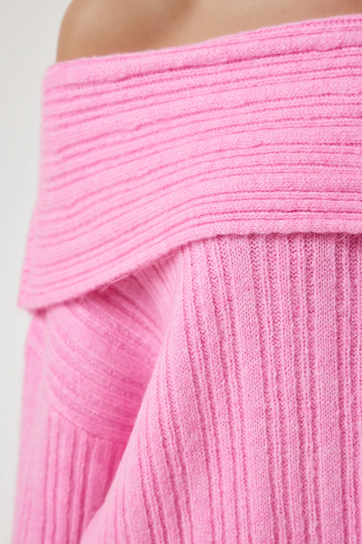 Happiness İstanbul  Damen-Strickpullover mit Madonna-Kragen in Bonbonrosa PF00049