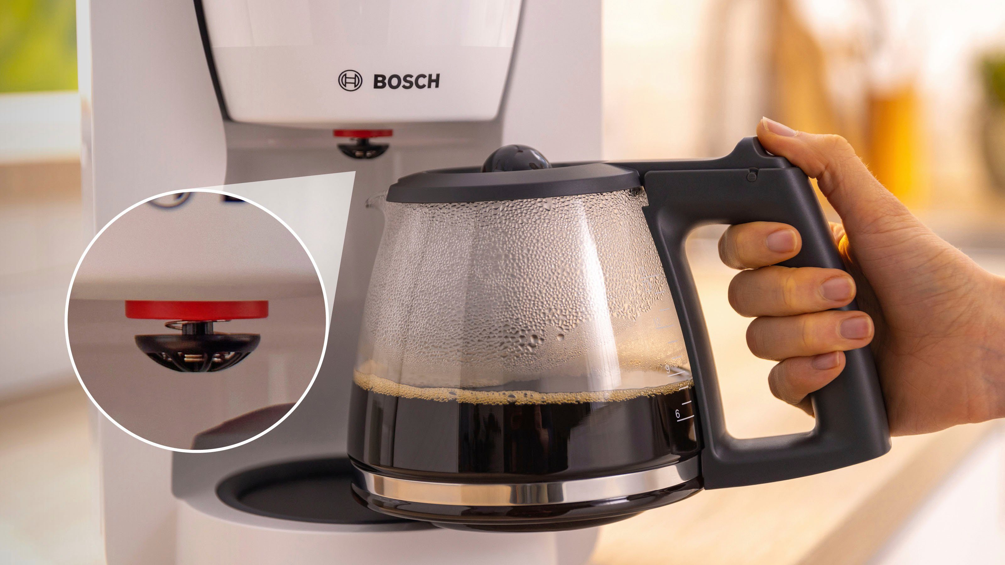 BOSCH Filterkaffeemaschine MyMoment TKA3M131, 1,25l Kaffeekanne, Papierfilter 1x4, 60min Warmhaltefunktion, Aroma intense, Entkalkungsprogramm, 1200 W