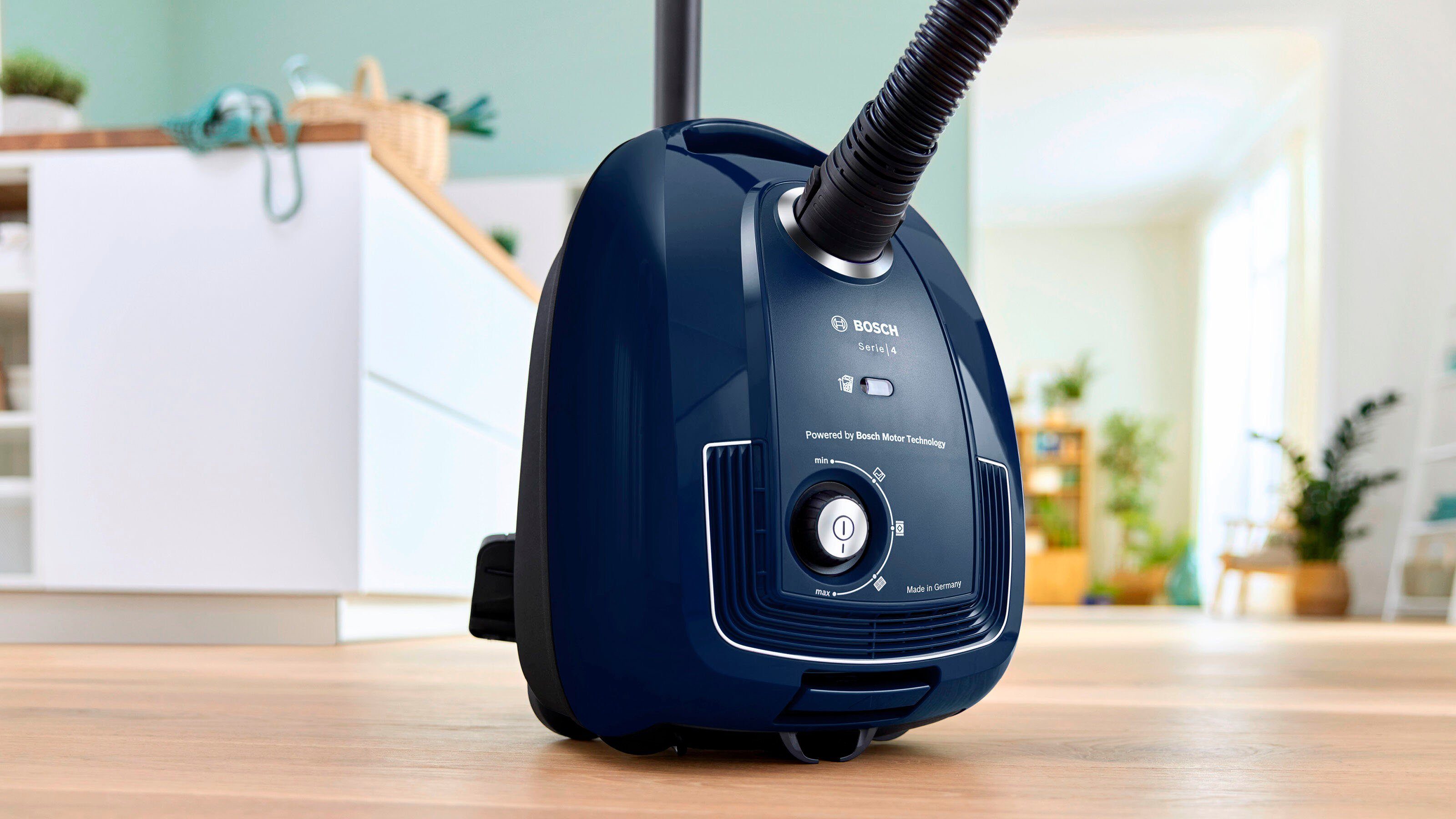 BOSCH Bodenstaubsauger BGD38BU2, 600 W, mit Beutel, aus 30 % recyceltem Kunststoff