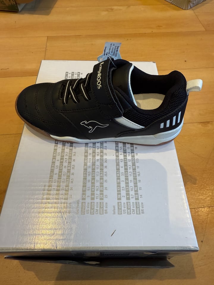 Kangaroos Sneakers 