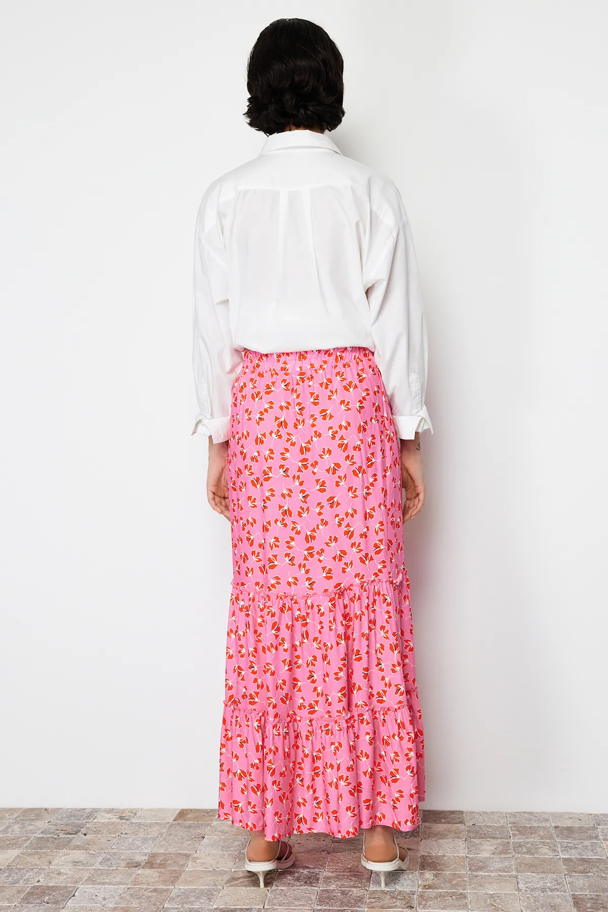 Trendyol Modest  Rosa gewebter Rock mit Blumenmuster TCTSS22EE00000