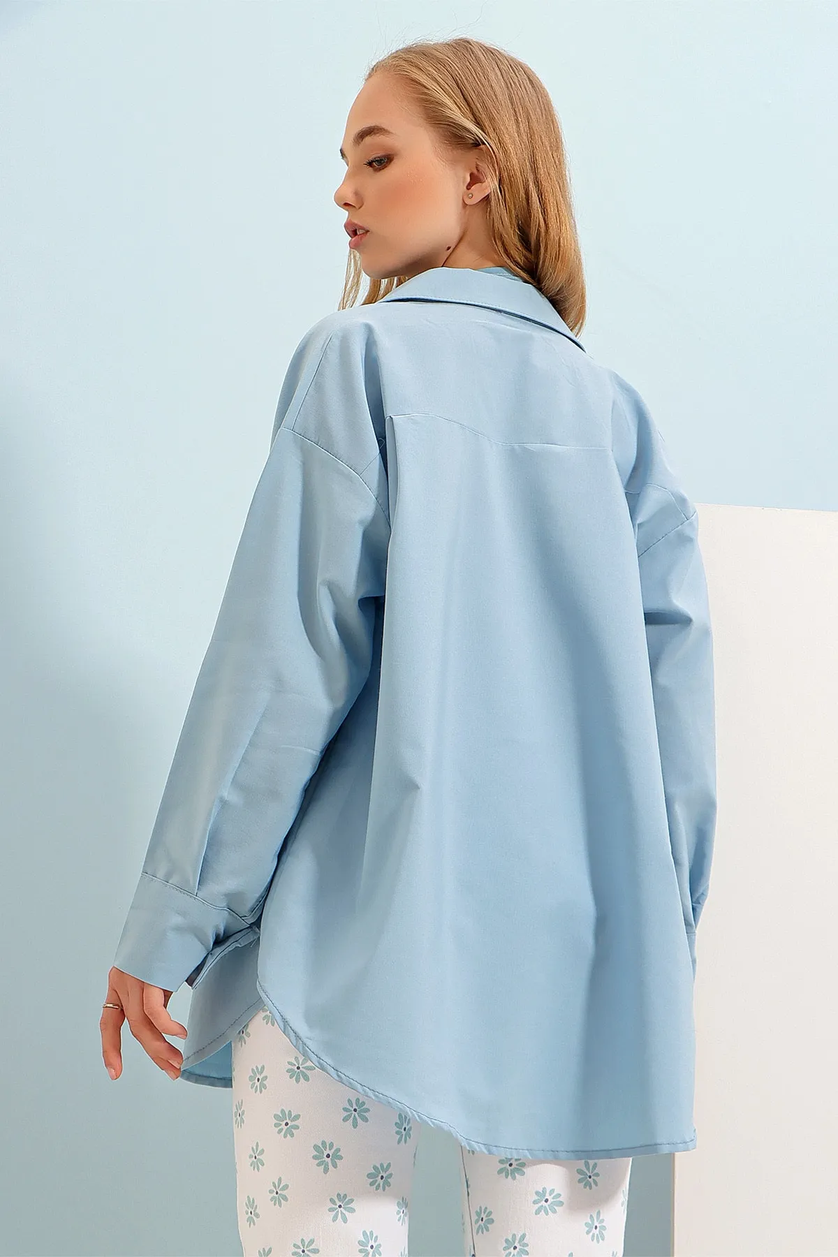 Trend Alaçatı Stili  Damen Aviator Blau Oversize Langes Gewebtes Hemd ALC-X6828