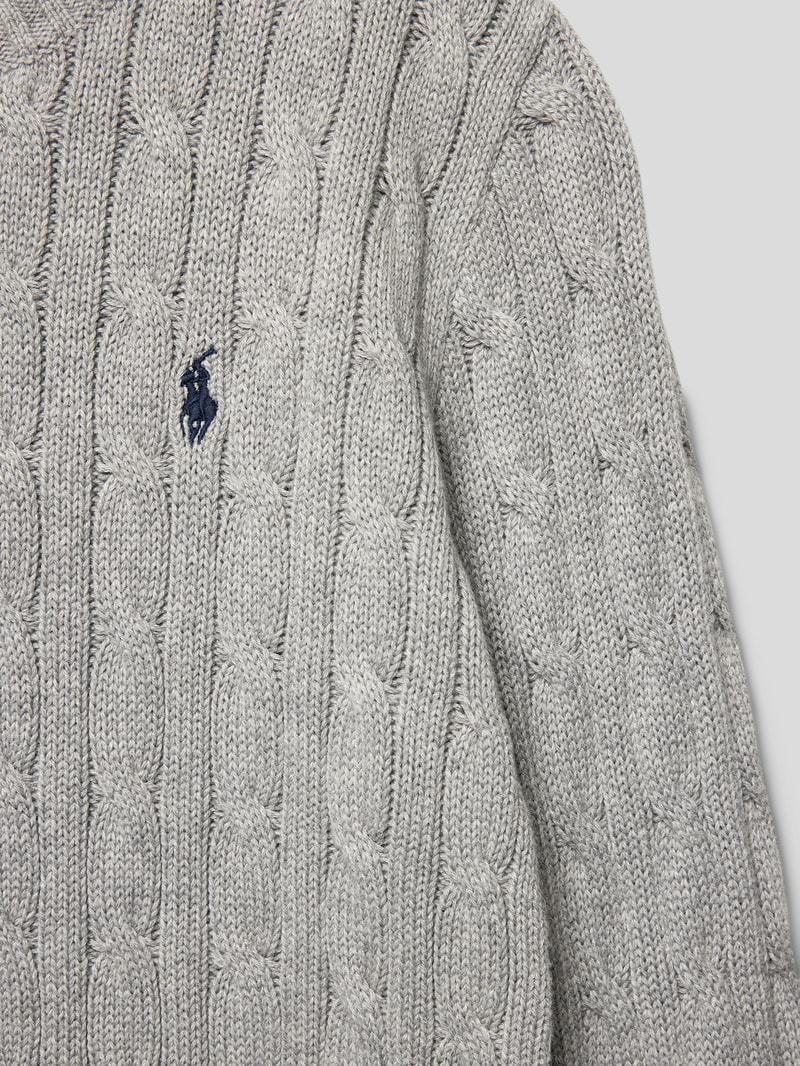 Strickpullover mit Zopfmuster in hellgrau