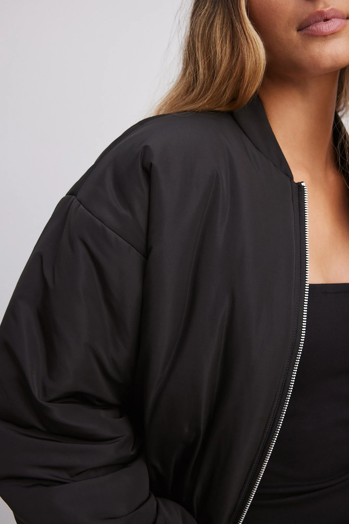 Gefütterte Crop-Bomberjacke