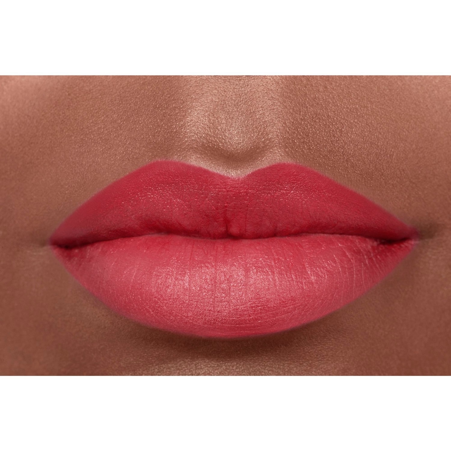 CHANEL ROJO TERCIOPELO LUMINOSO