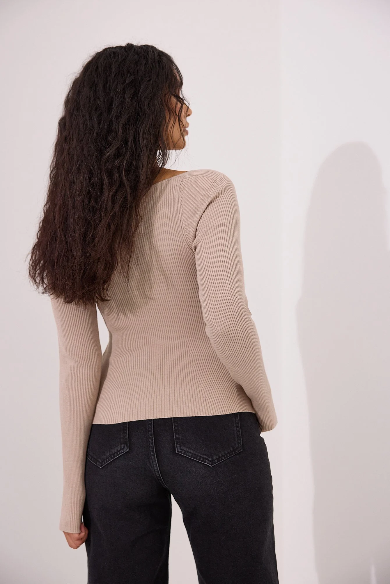 Pullover mit langen Ärmeln und Brust-Detail