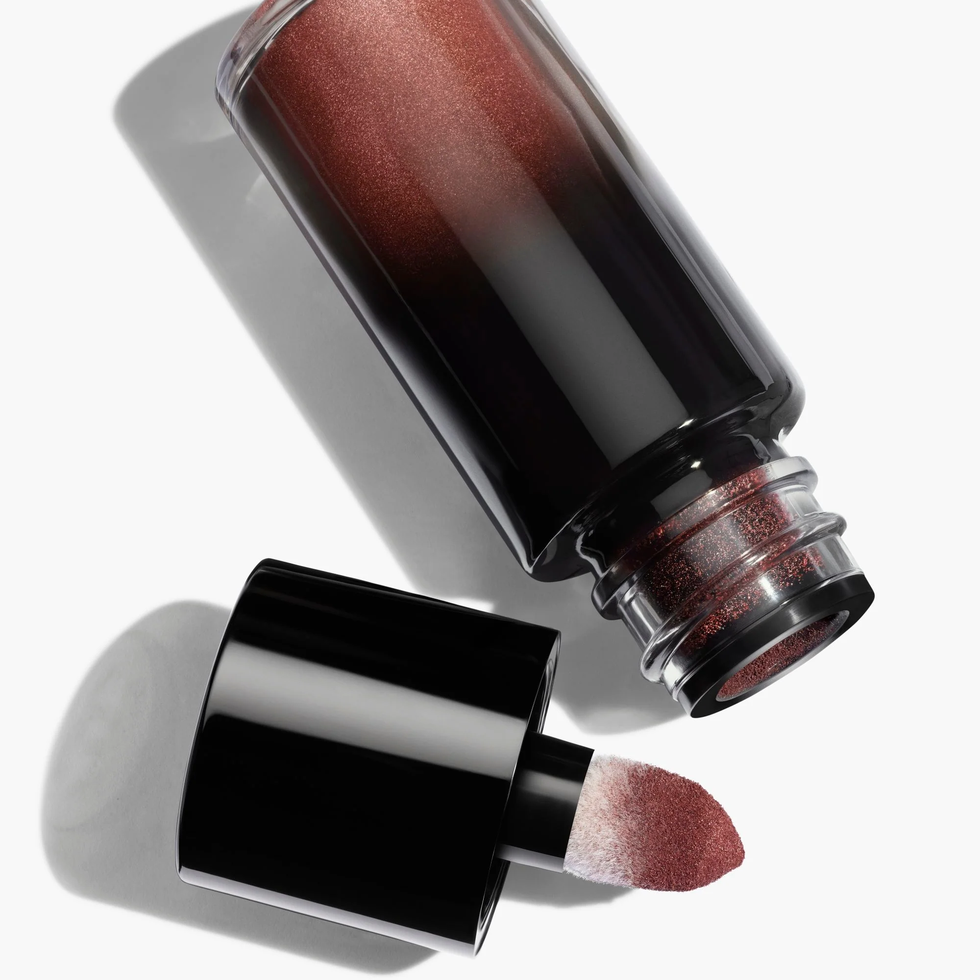 OMBRE PREMIÈRE LIBRE - ILGAI IŠLIEKANTYS, INTENSYVIOS SPALVOS AKIŲ ŠEŠĖLIAI PUDROS PAVIRŠIAI