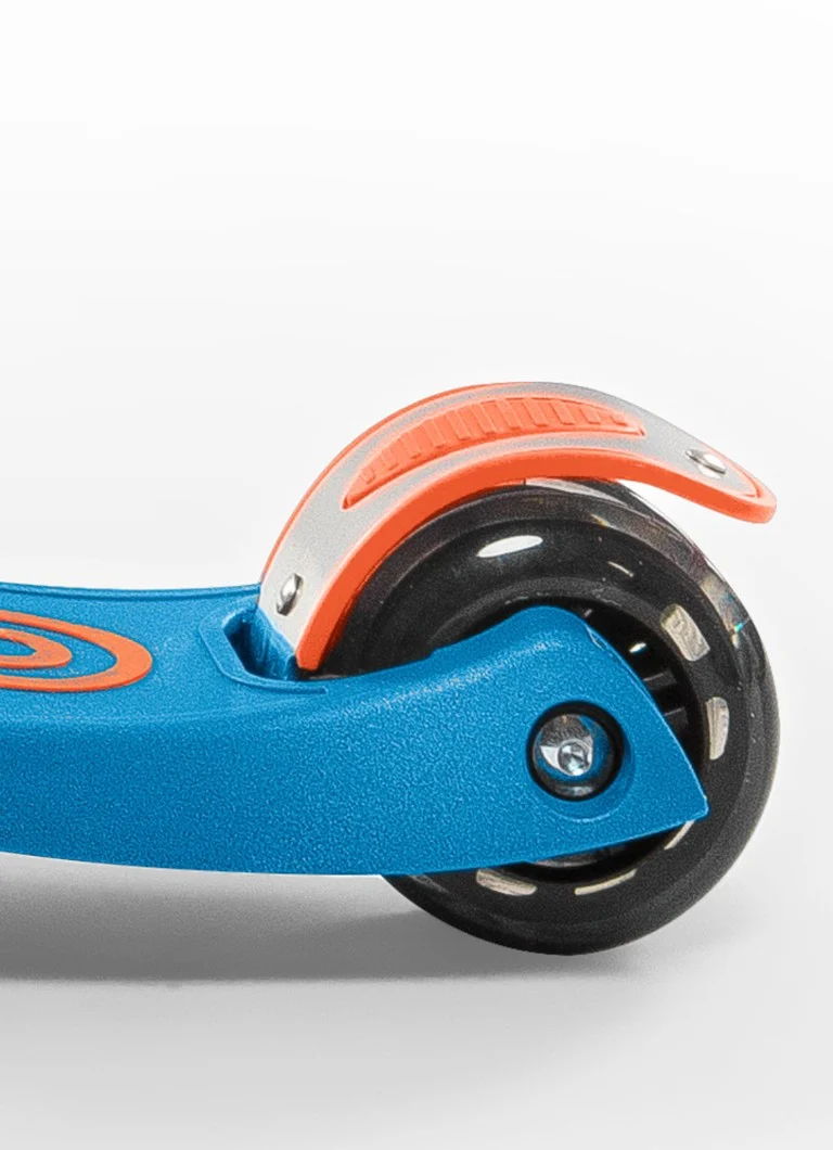 Micro Step Maxi Deluxe scooter with LED wheels