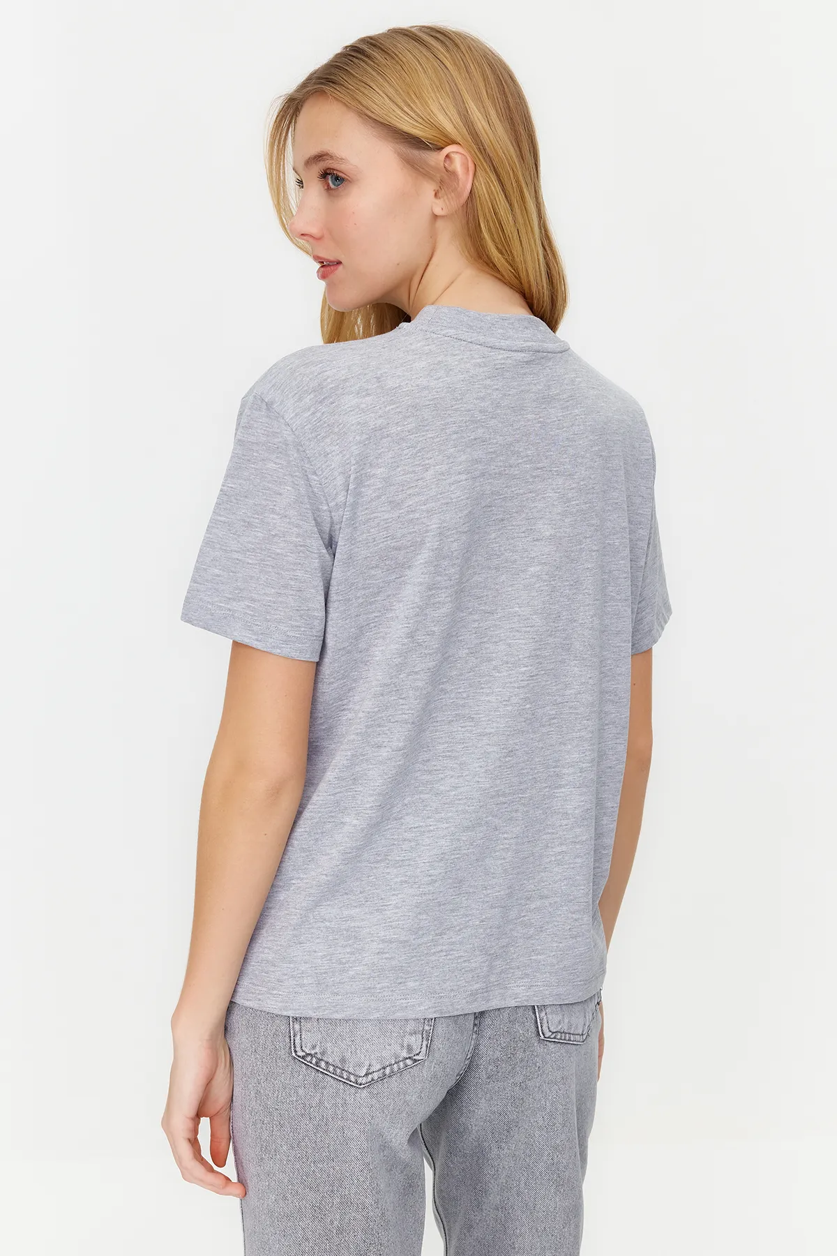 Trendyol Collection  2er-Pack Basic-Strick-T-Shirts mit Stehkragen in Schwarz-Grau-Melange TWOSS20TS1500