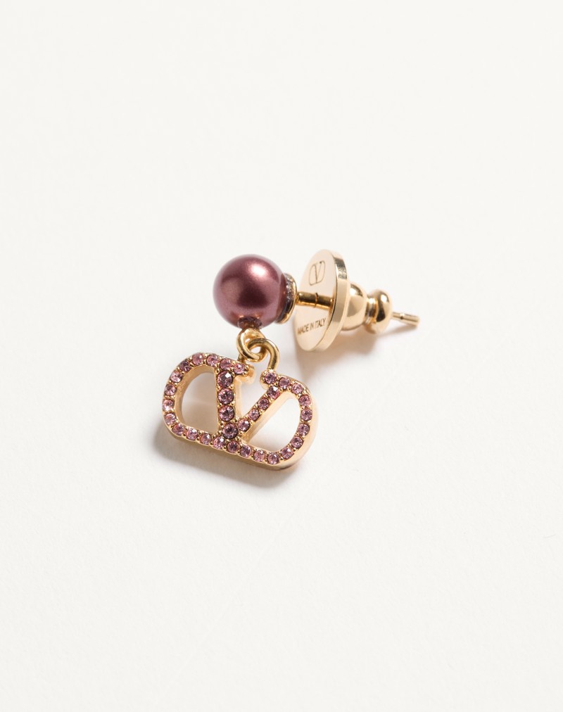 Brincos com a assinatura VLogo em metal, pérolas e cristais Swarovski®