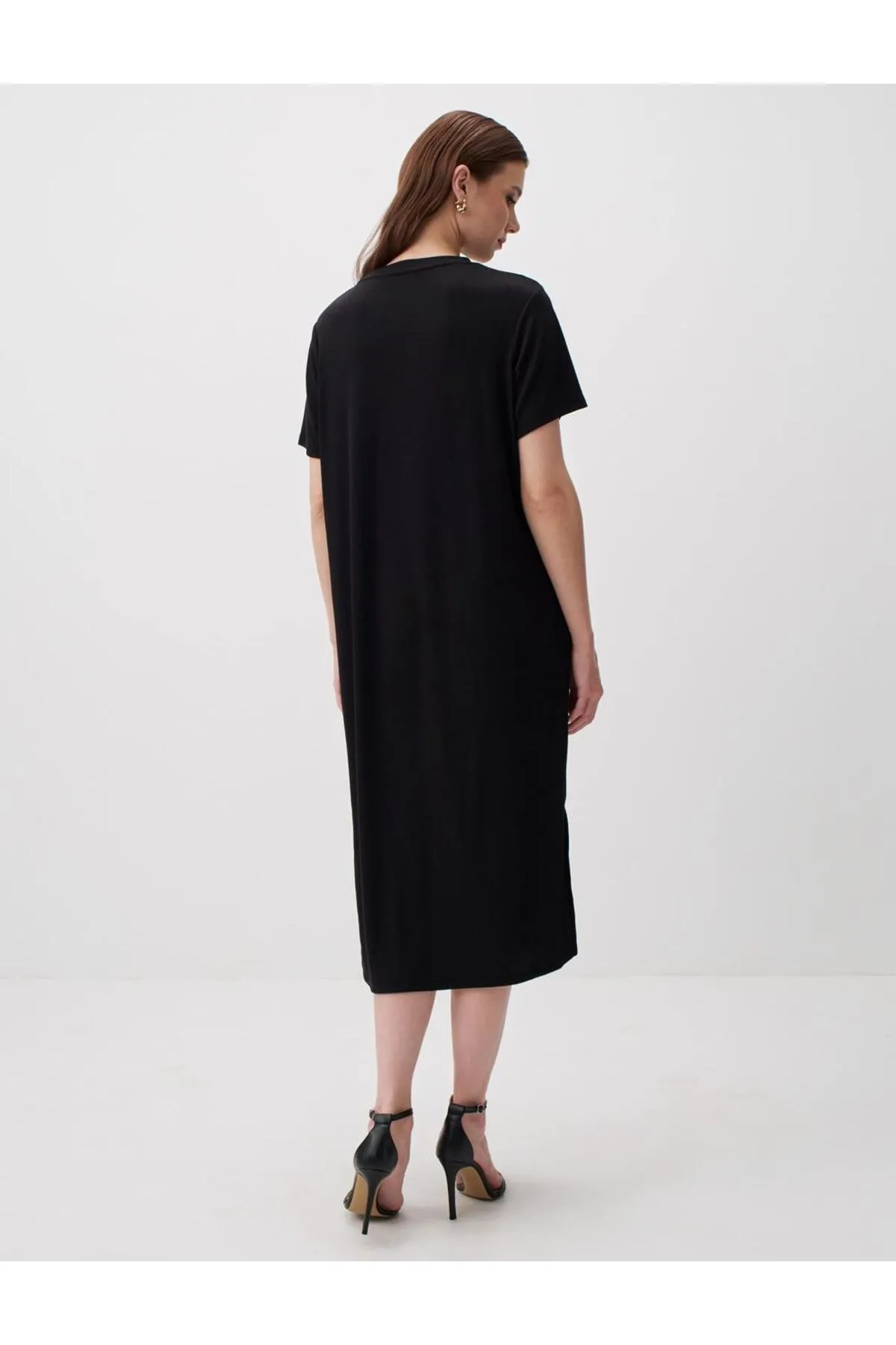 Jimmy Key  Schwarzes, gerade geschnittenes, kurzärmliges Strickkleid mit Rundhalsausschnitt