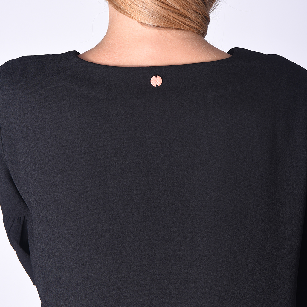 CARA  Blouse à manches 3/4 cloutées