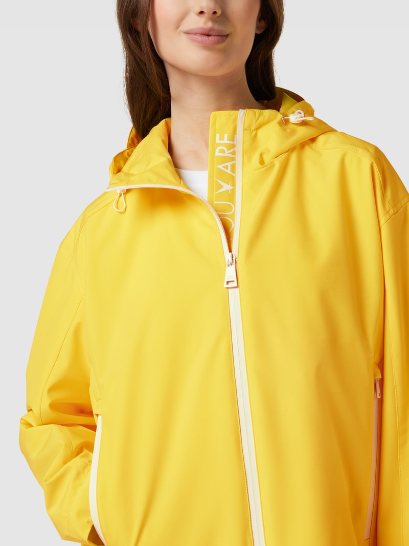 Jacke mit seitlichen Eingrifftaschen in gelb