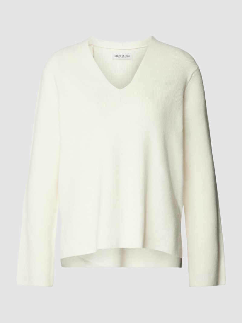 Strickpullover mit abgerundetem V-Ausschnitt in offwhite