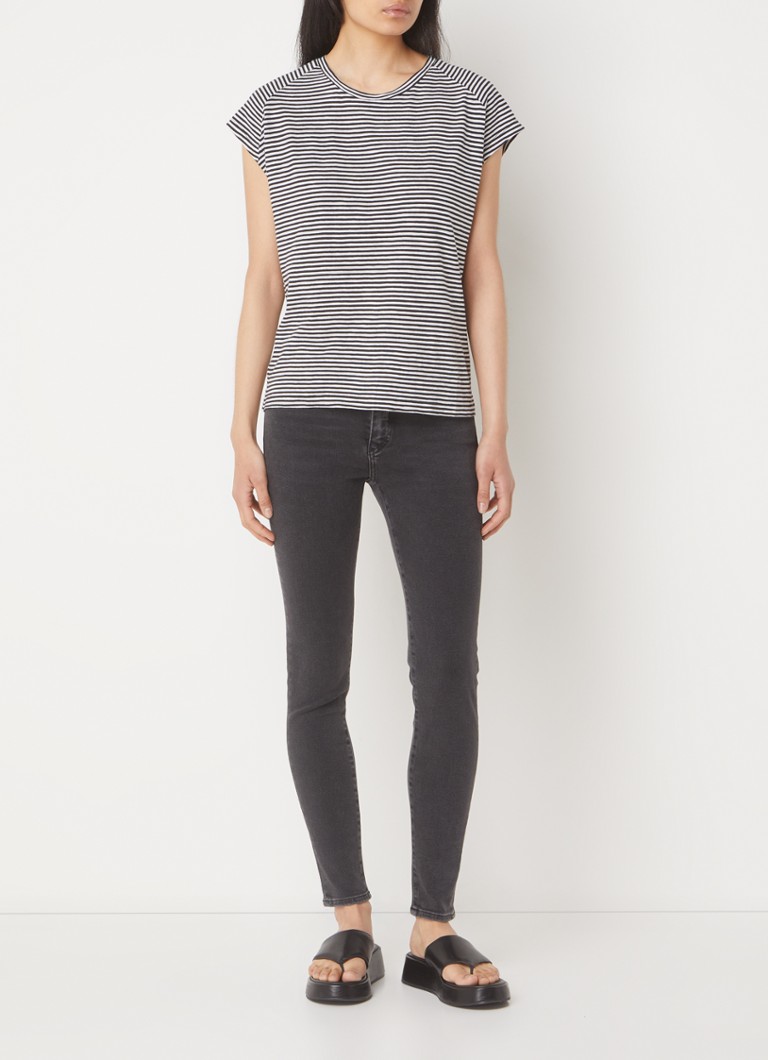 T-shirt Oneliaa in cotone biologico di ARMEDANGELS con stampa a righe