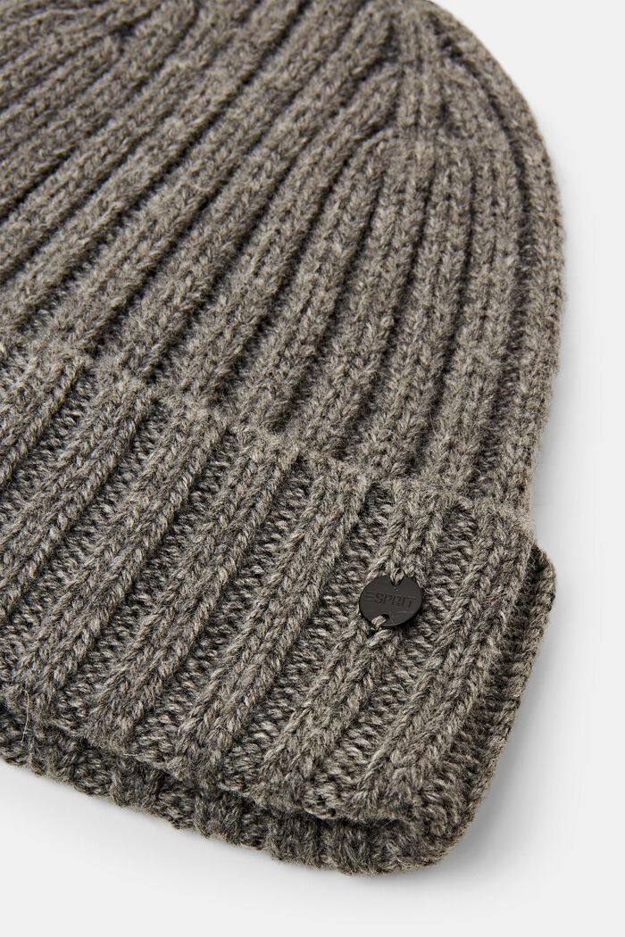 Beanie aus grobem Rippstrick