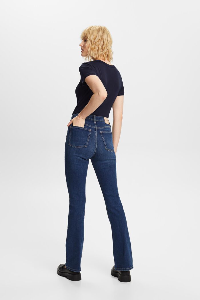 Recycelt: Bootcut-Jeans mit hohem Bund