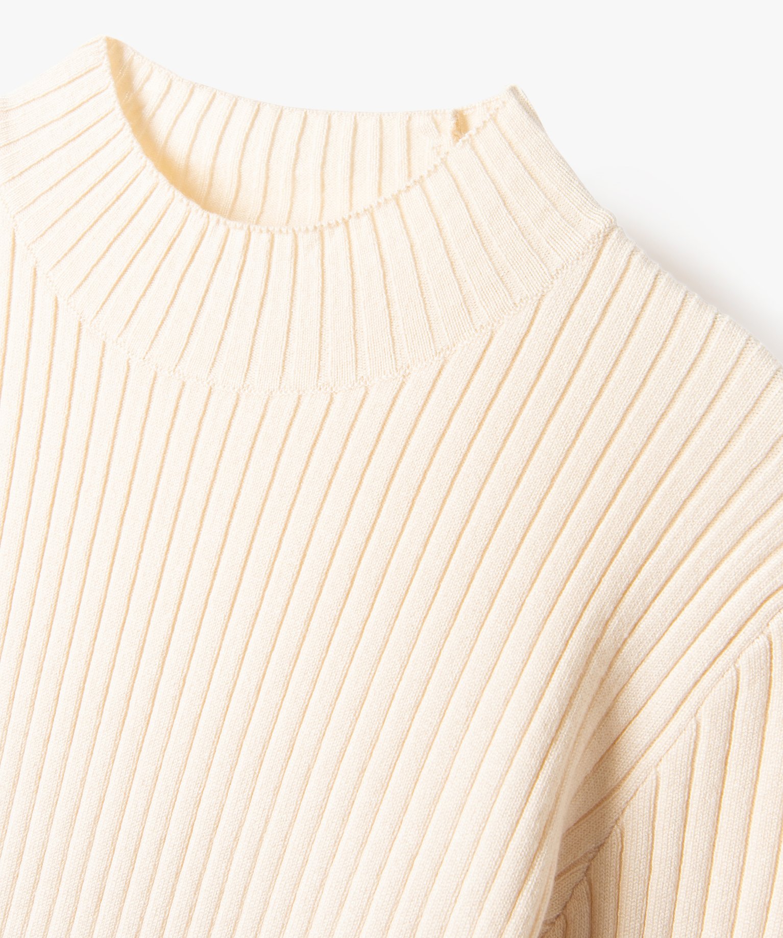 Pull fille court à col cheminée en maille ctelée ecru | GEMO