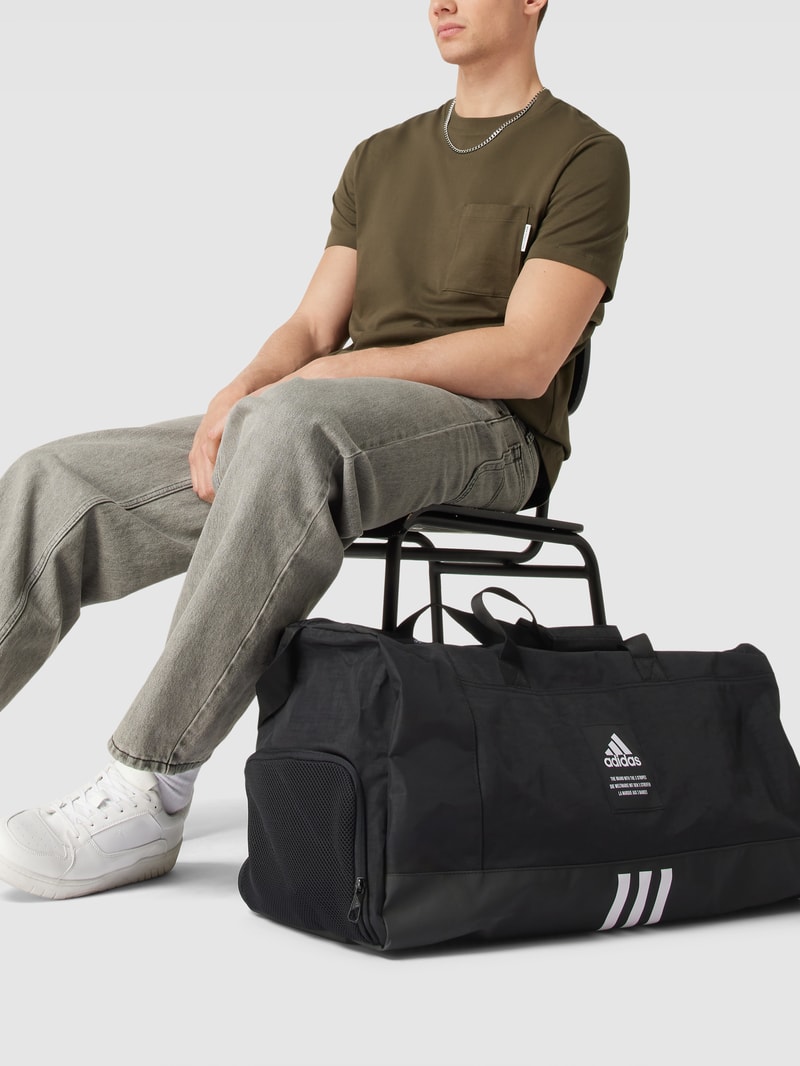 Duffle Bag mit Label-Print in schwarz