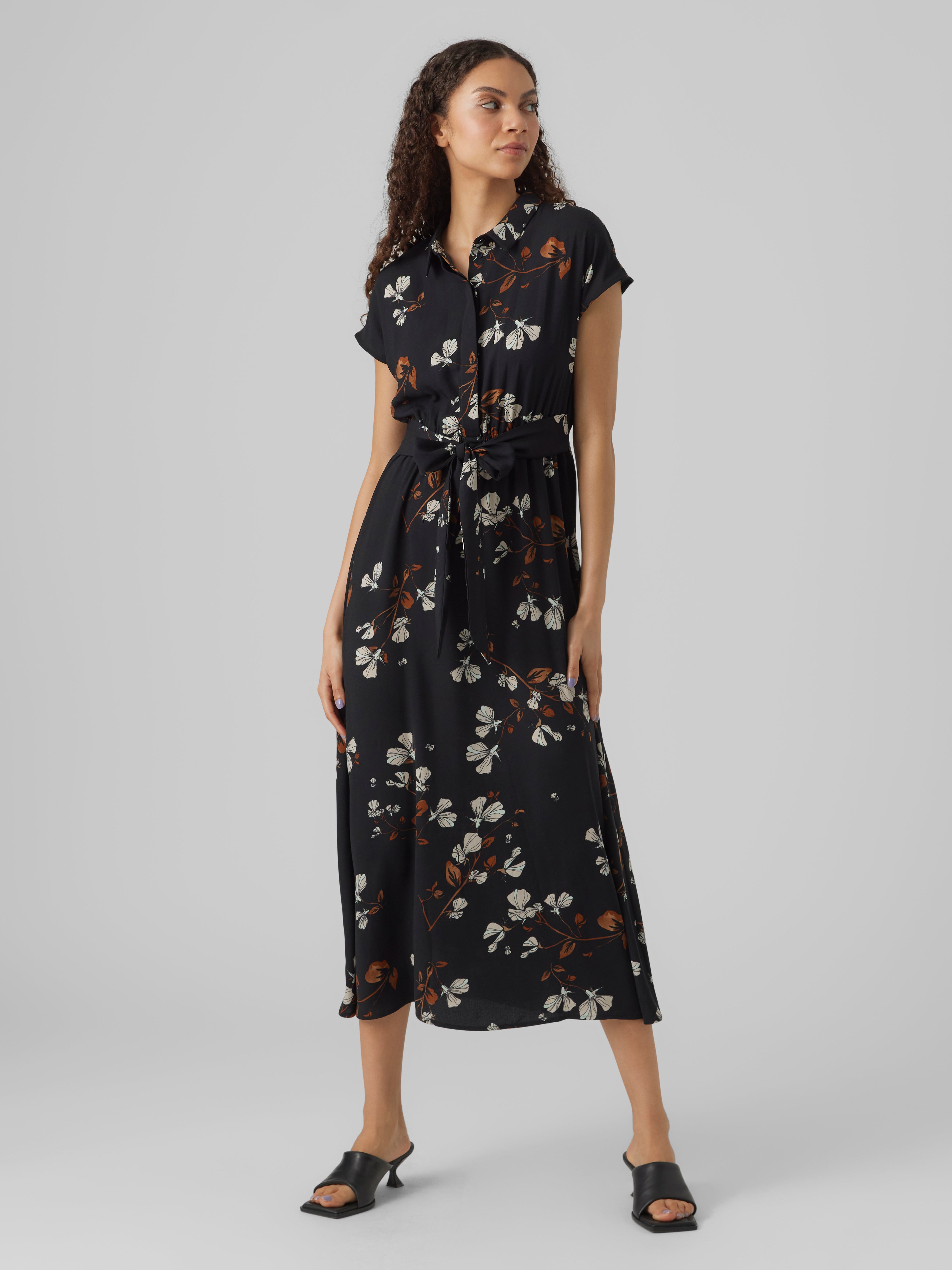 VMNEWHALLIE Langes Kleid