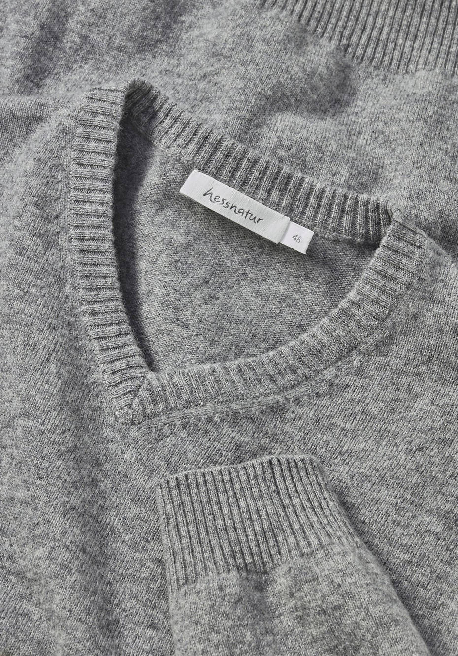 V-Pullover aus Schurwolle mit Kaschmir