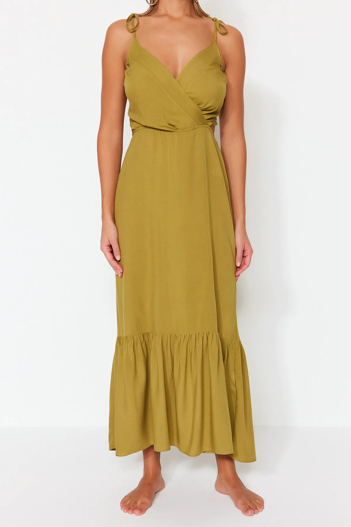 Trendyol Collection  Khakifarbenes, gewebtes Maxi-Strandkleid mit Cut-Outs und Fenstern TBESS23EL00085
